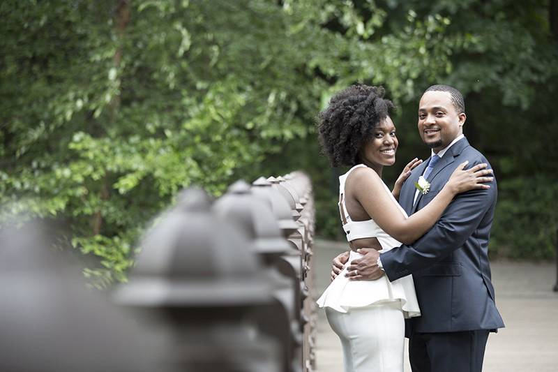 Couple with the officiant