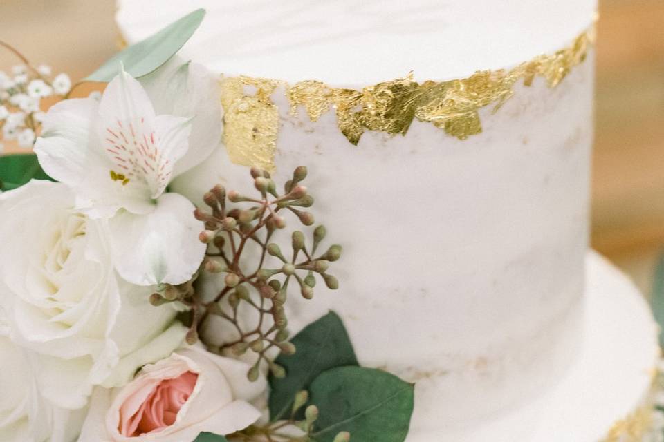 Emily Marie Photography - Wedding cake