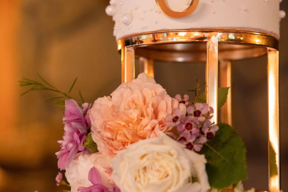 5 Tiered Fondant Pearled Cake