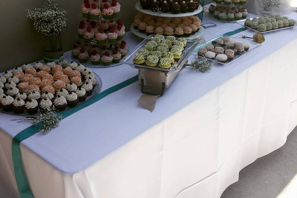 Budget Backyard wedding- 400 Mini Cupcakes on rental stands all for $599