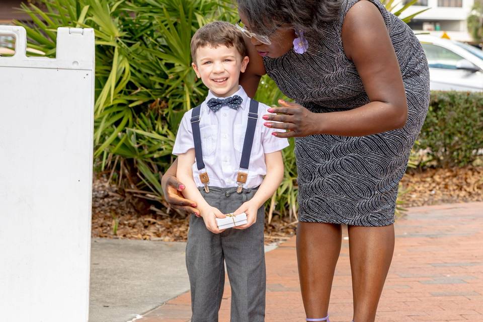 Ring bearer coming through!