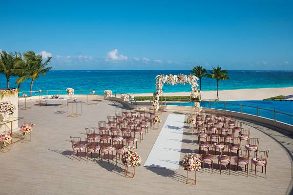 Sky wedding at AMResorts