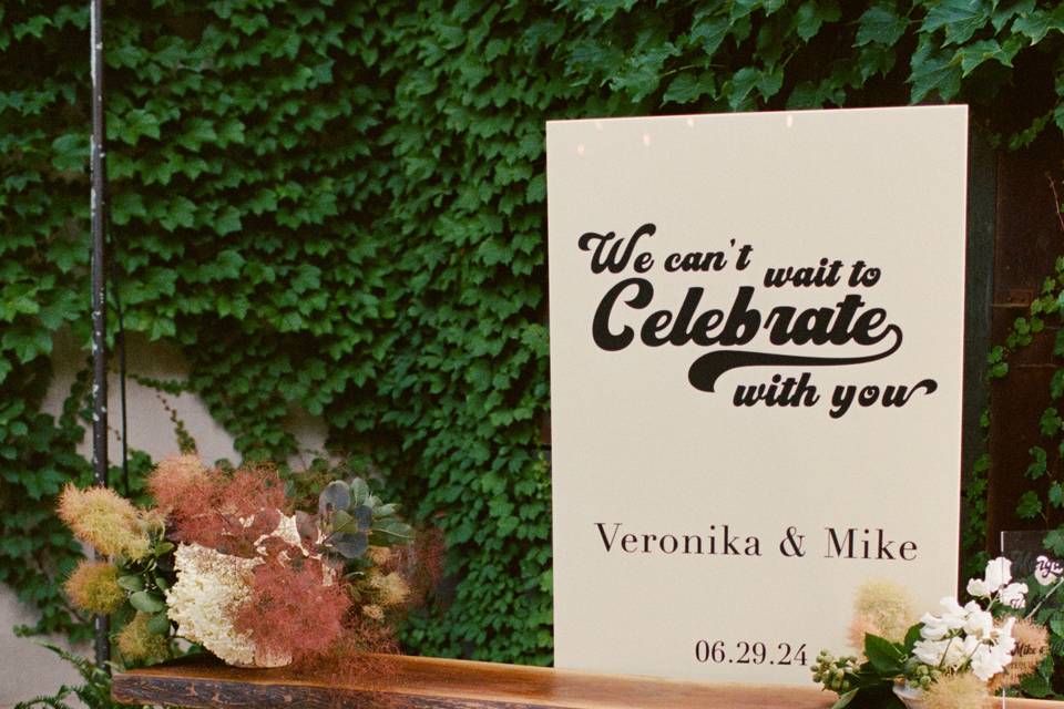 Welcome Table Floral
