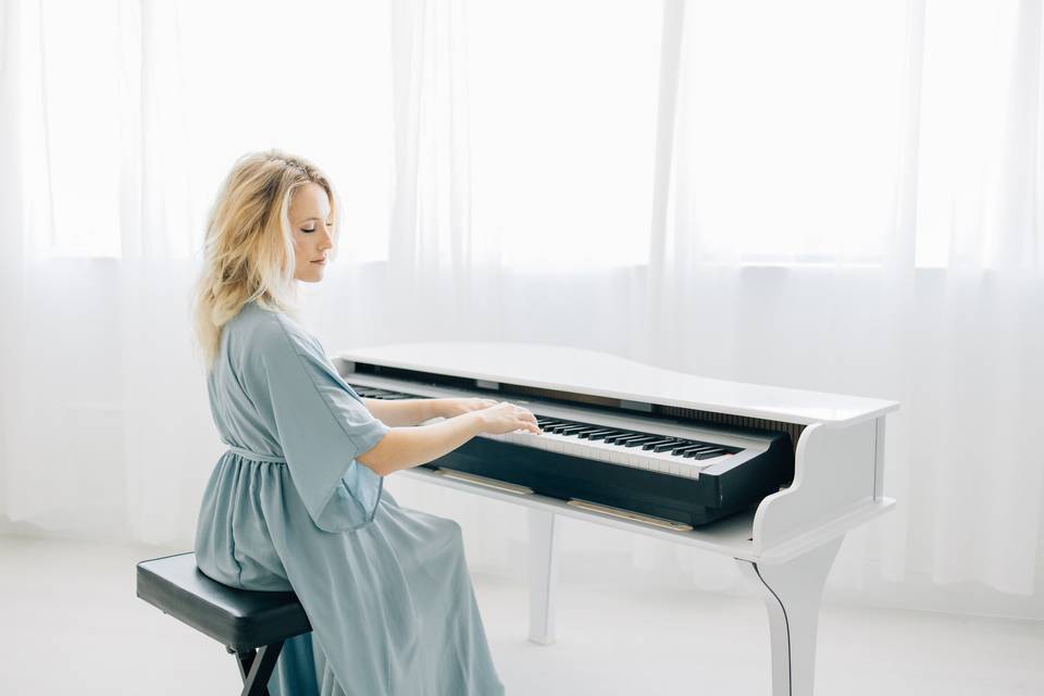 Lindsay Knight Piano