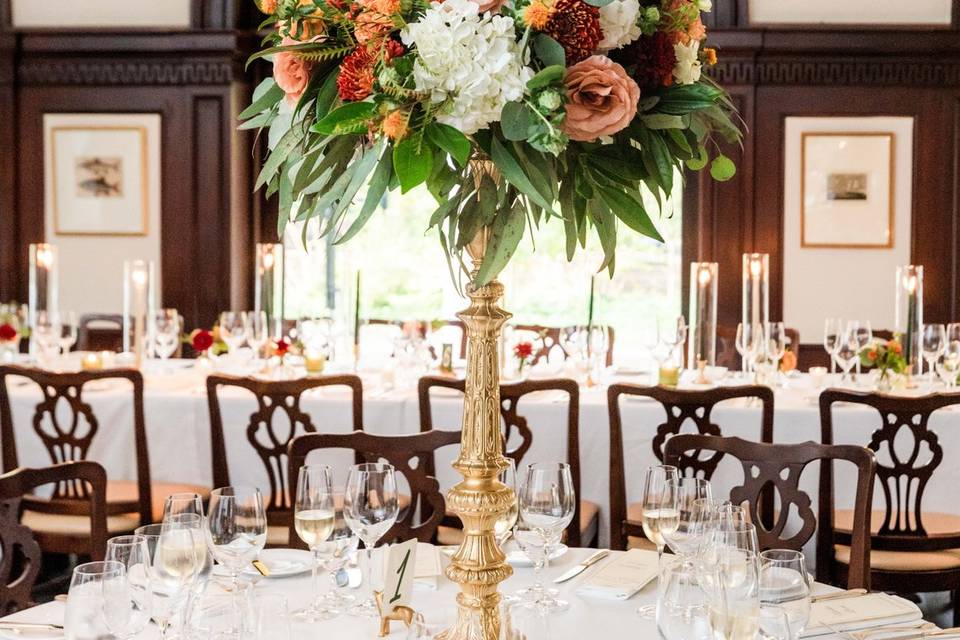 Guest table scape