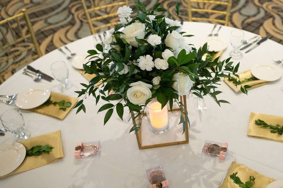 Floral centerpiece tablescape