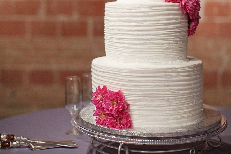 Textured wedding cake