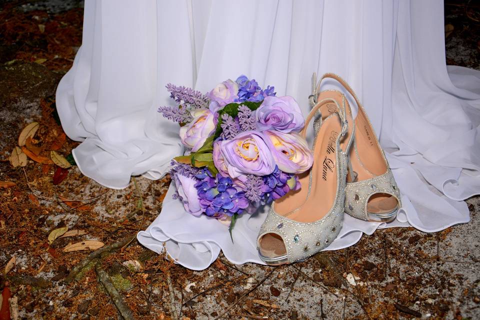 Bridal bouquet and shoes