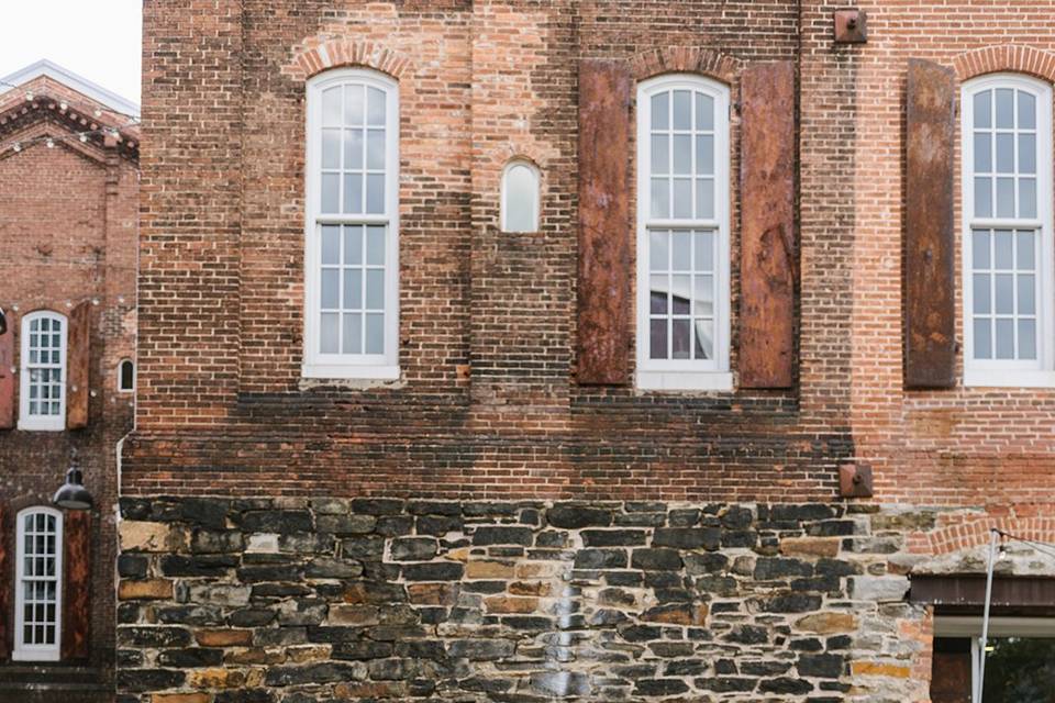 Courtyard portraits