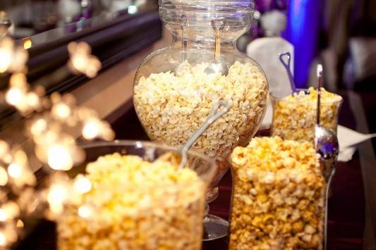 Jessica & Matt had a popcorn bar and a cigar bar for their guests.