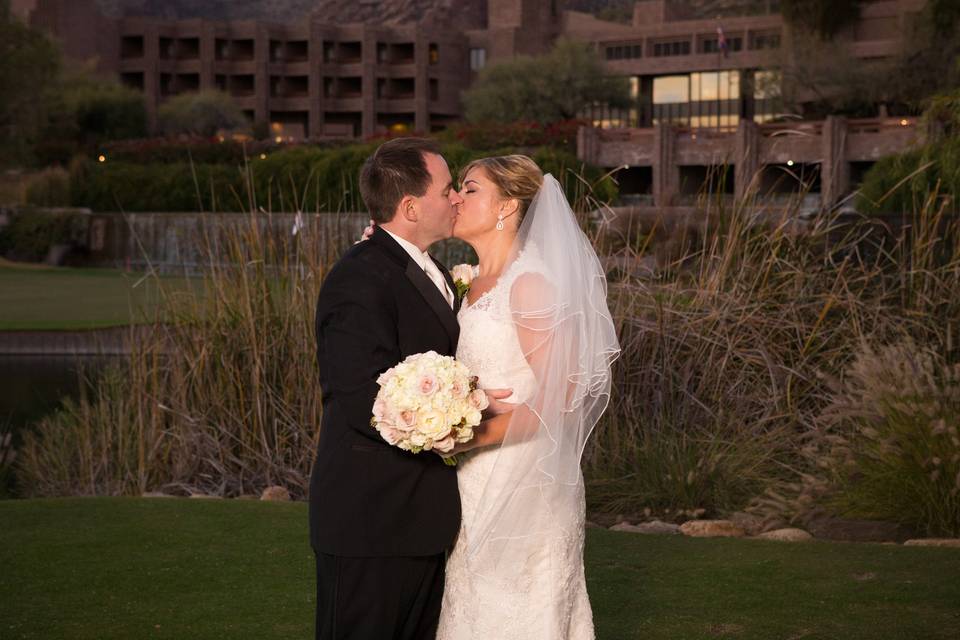 Photos by Sunstreet Photography
Venue is Loews Ventana Canyon Resort