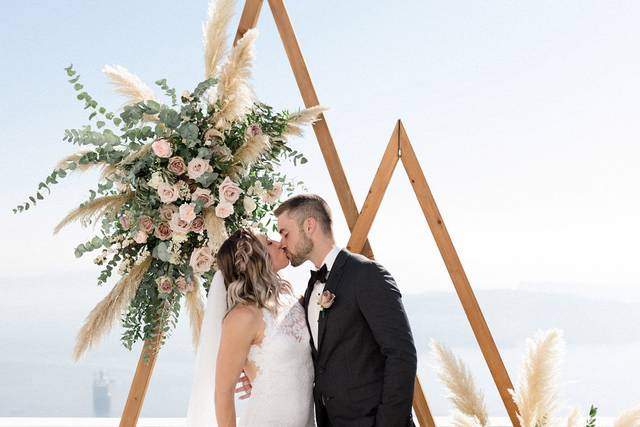 Boho Chic Wedding Santorini - 5 Best Ideas! - Santorini Wedding Flowers