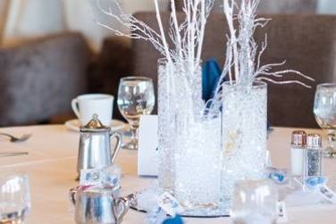 Table setting with centerpiece