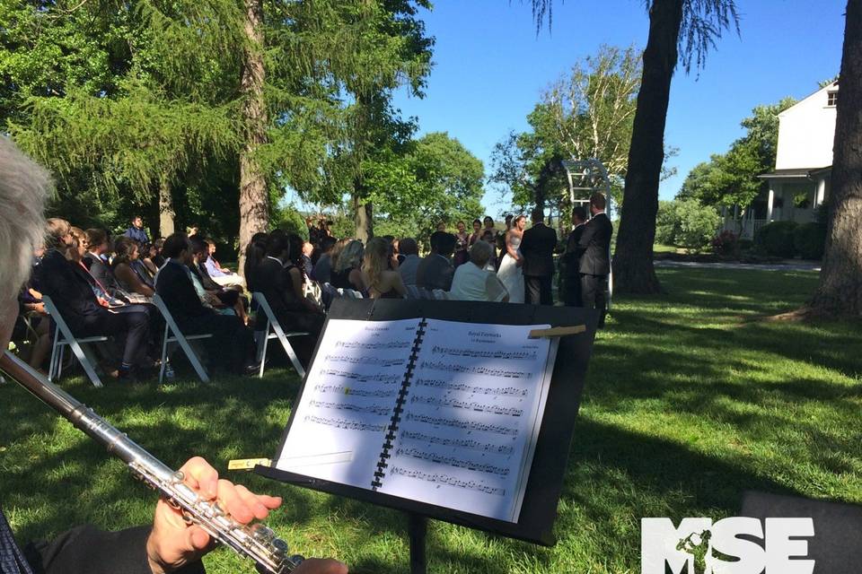 Classic Outdoor Wedding!