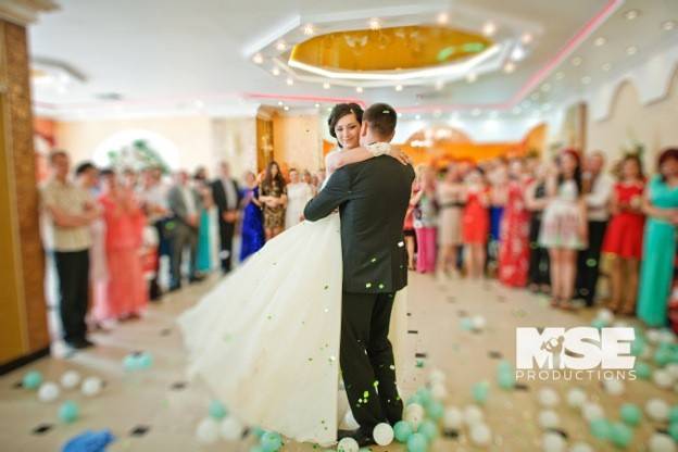 The wonderful First Dance!