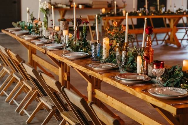 Harvest table at the Magnolia