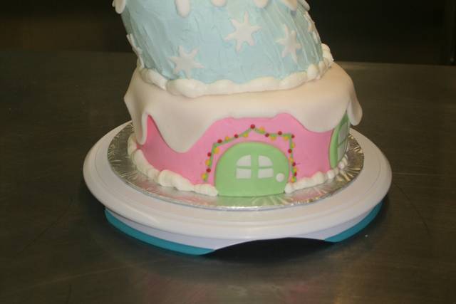 Girly softball cake - Decorated Cake by Pink Ann's Cakes - CakesDecor