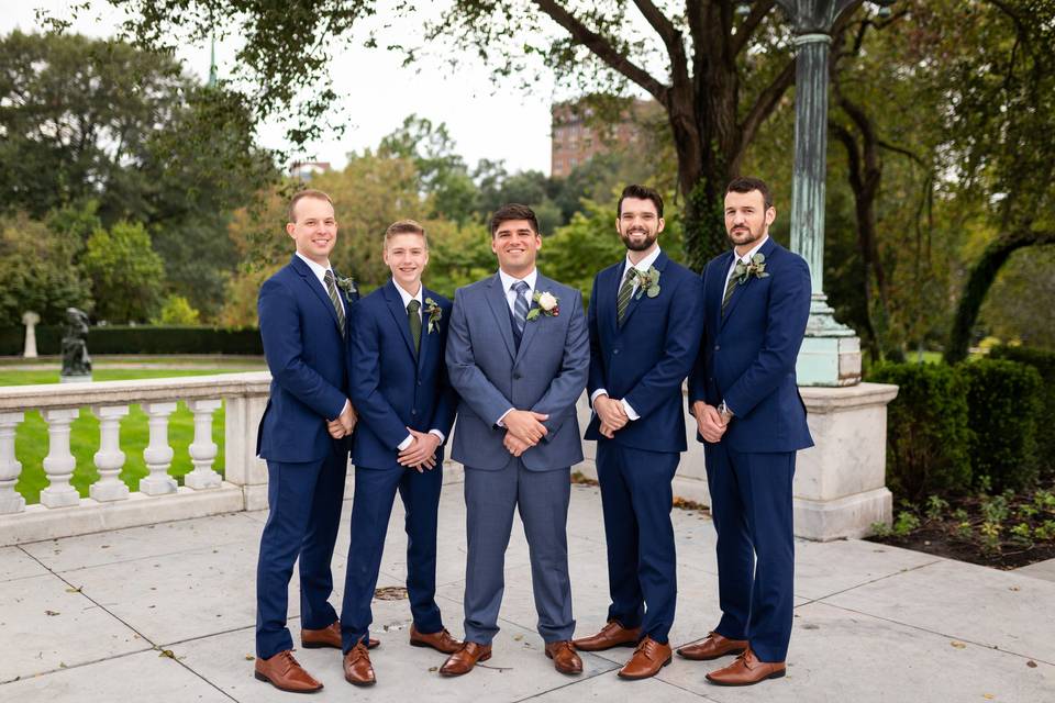 Groom & groomsmen at Wade Oval