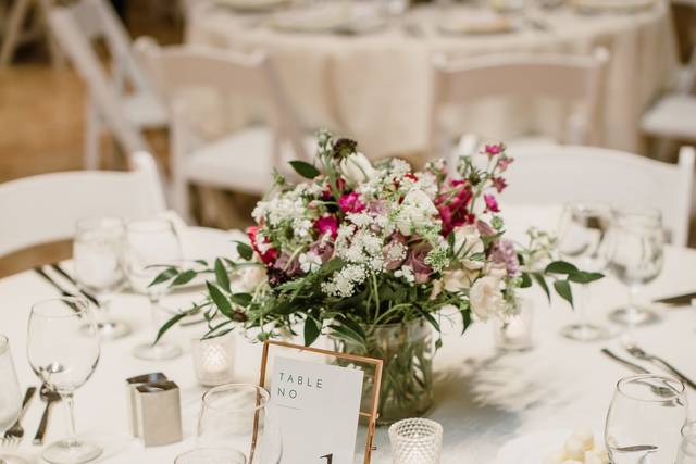 Elegant, simple table decor