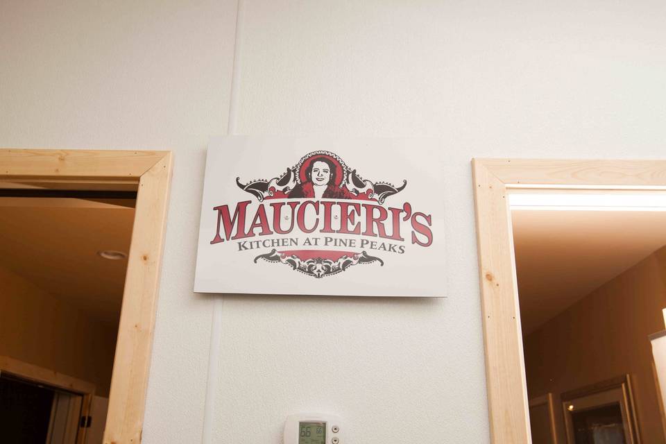 Maucieri's Italian Bistro, Bar & Deli