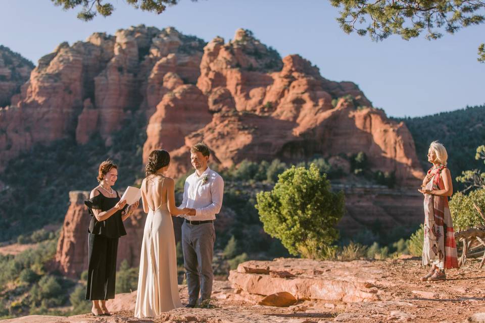 Sedona elopement photo