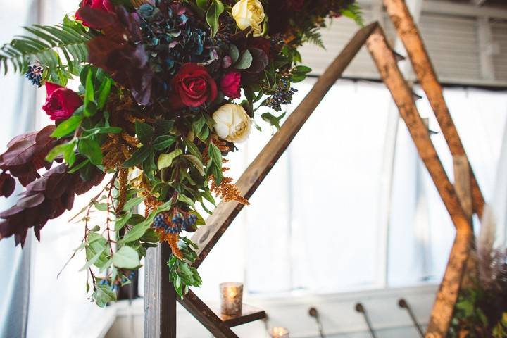 Rosy floral arch