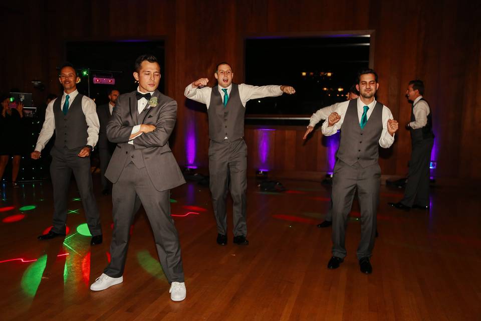 Groomsmen boogie