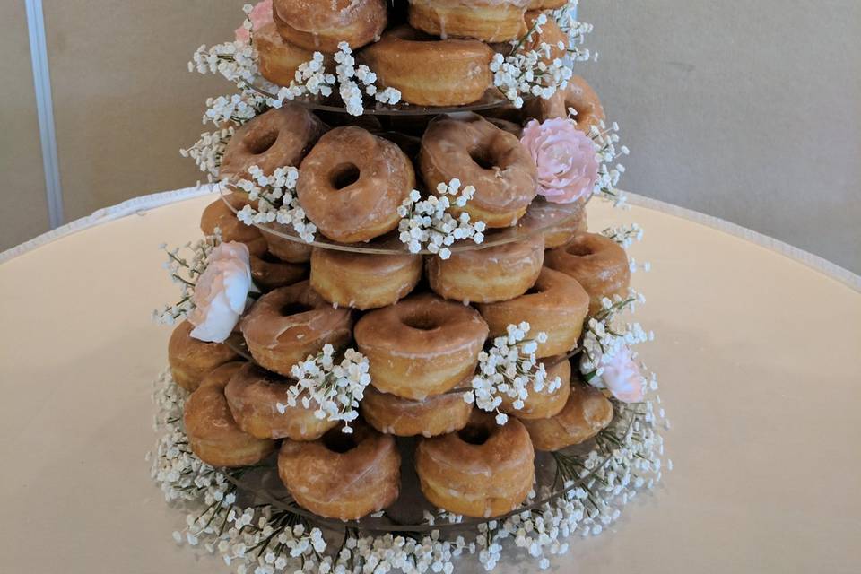 Raised donut tier