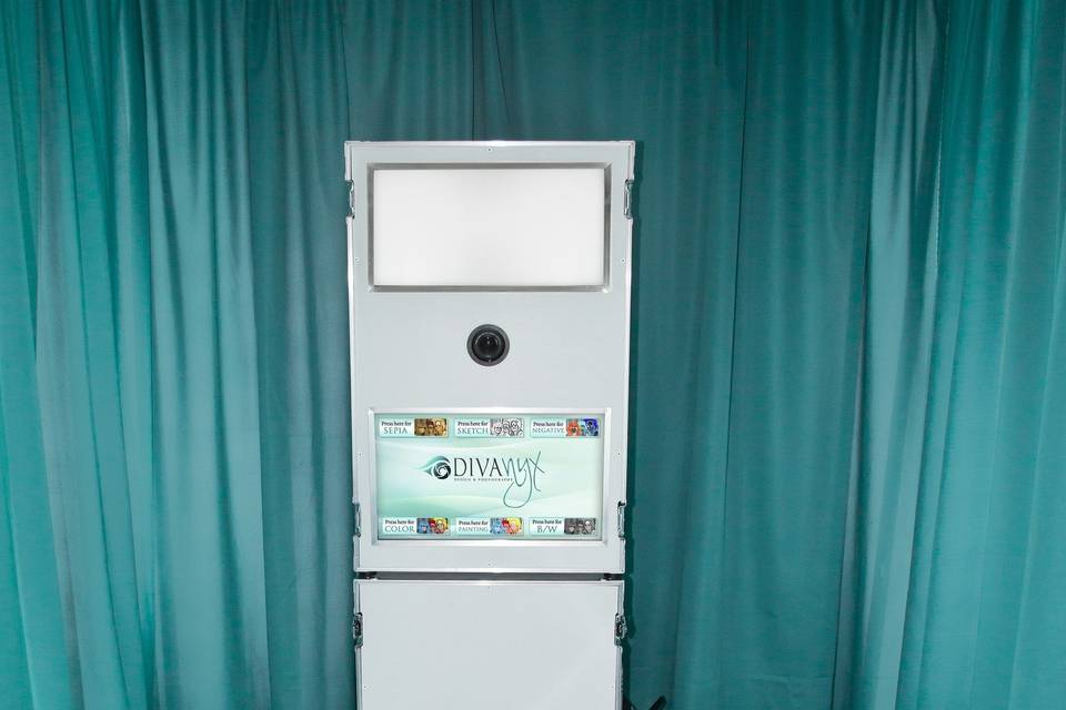 Divanyx Photography and Photobooth Rentals