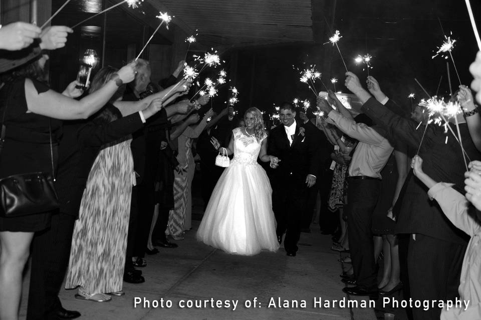 Glow Sticks or Sparklers? - Wedding reception - Forum Weddingwire.ca