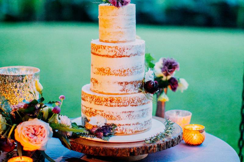 Hawaii wedding cake