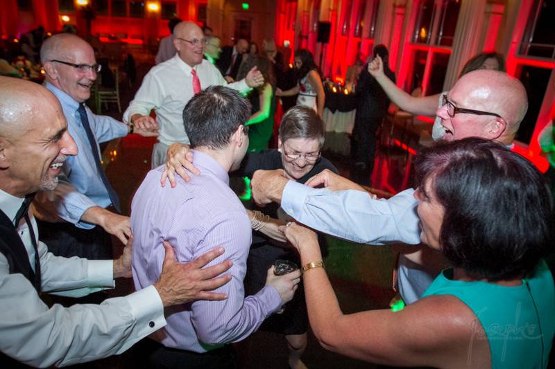 Dancing guests