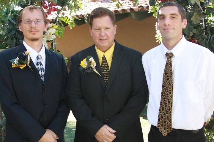 The groom and his groomsmen. The colors looked very nice on all of them.