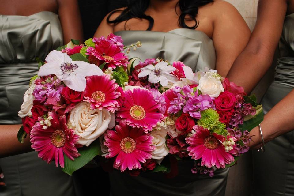 Bridesmaids with bouquets