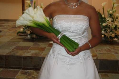 The bride holding a bouquet