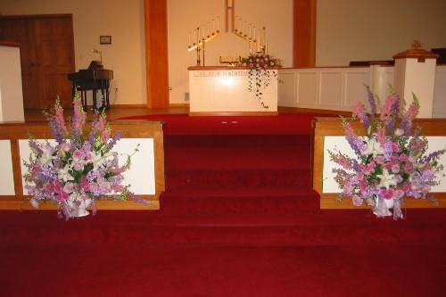 FLOWERS AT DAISIE'S WEDDING DESIGNS