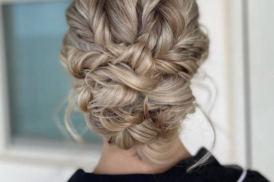 Romantic Bridal Hairstyle