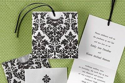 A Deckled Menu - This bright white card, with its pearl 