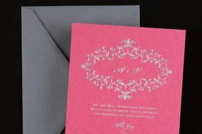 Laurel - Invitation - Fuchsia Shimmer
An ivy vine borders your initials on this elegant card.
5 1/8