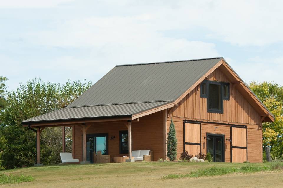 Grooms barn