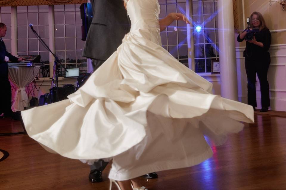 First dance with Dress Twirl