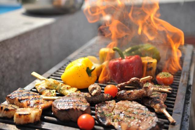 Grilled pork and vegetables