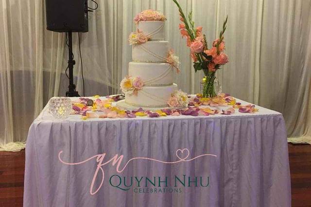 Cake table