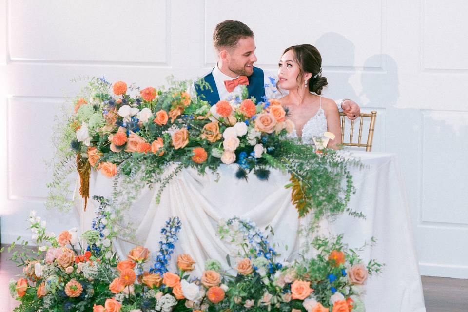 Sweetheart table arrangements