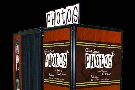 Fun In A Flash PhotoBooth and FlipBook Studio Rental