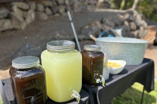 Fresh Ice Tea & Lemonade