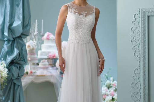 Ana's Bridal Boutique & Tuxedos