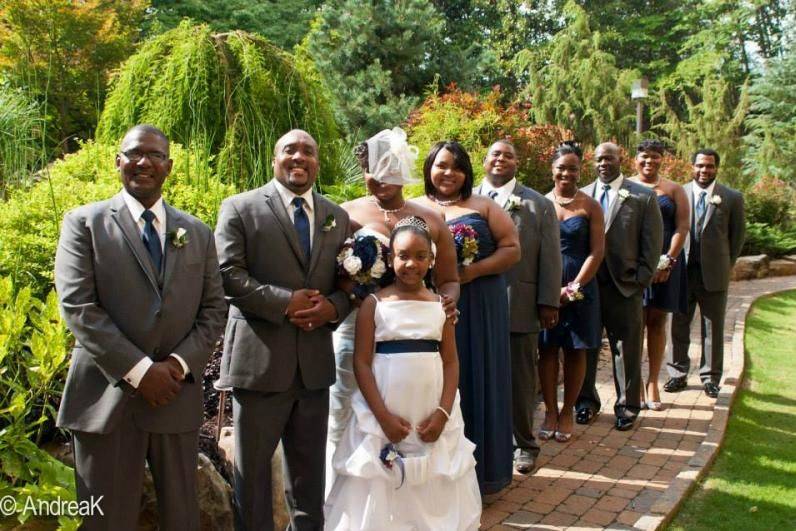 The couple and attendants line up