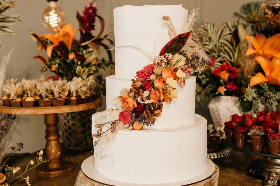 Fall inspired wedding cake
