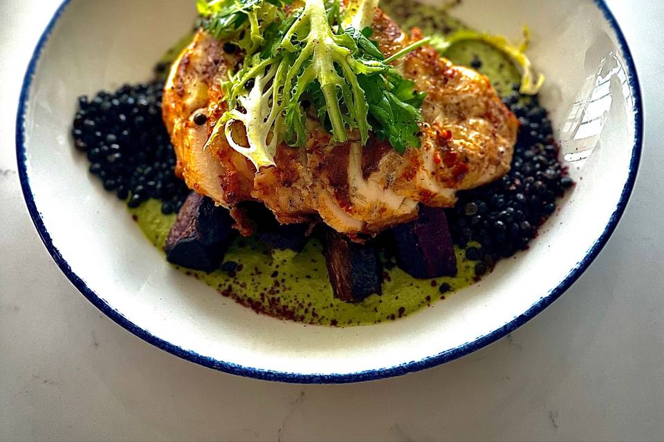 Chicken with black lentils